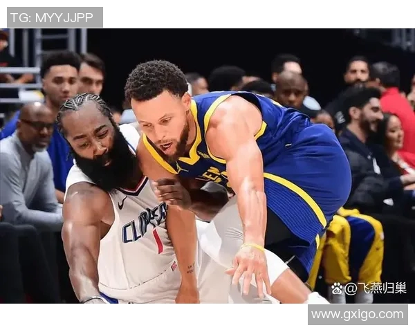 金州勇士团队篮球制胜，斯蒂芬·库里19+8率队击败詹姆斯·哈登手感不佳的洛杉矶快船